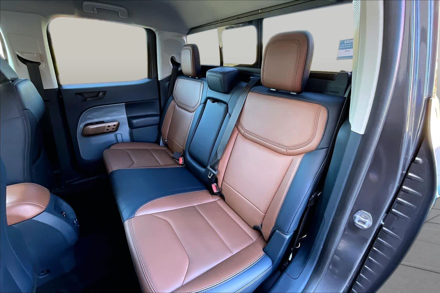 Used 2023 Carbonized Gray Metallic Ford Lariat image 21