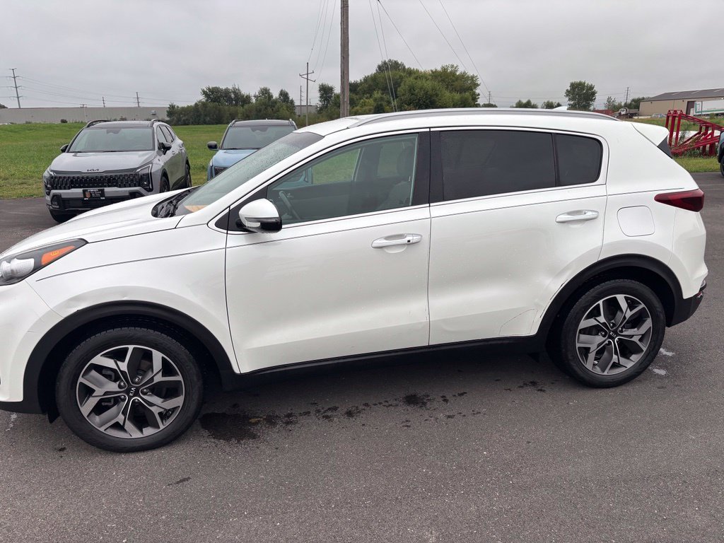 Used 2021 Snow White Pearl Kia EX image 5