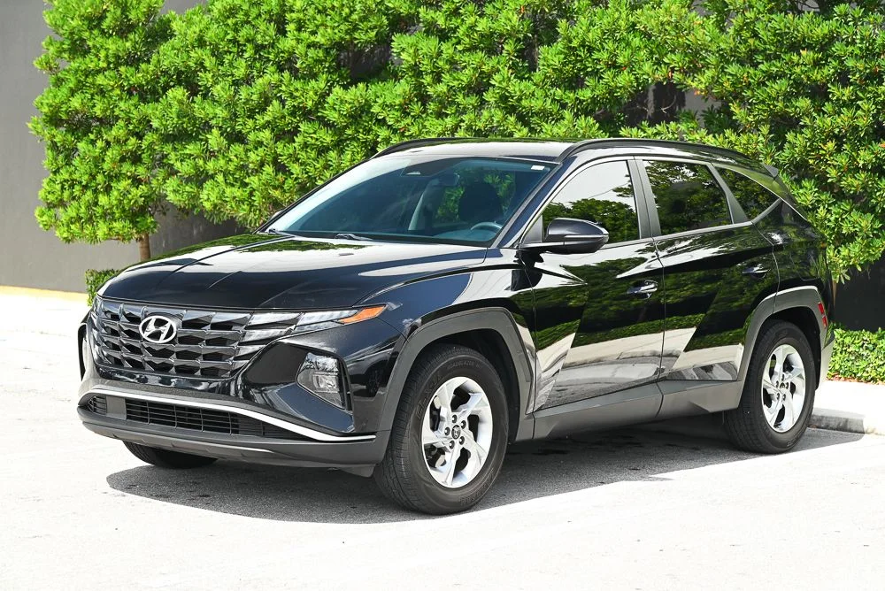 Used 2022 Black Hyundai SEL image 1