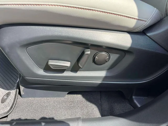 New 2027 Avalanche Gray Ford Active image 25