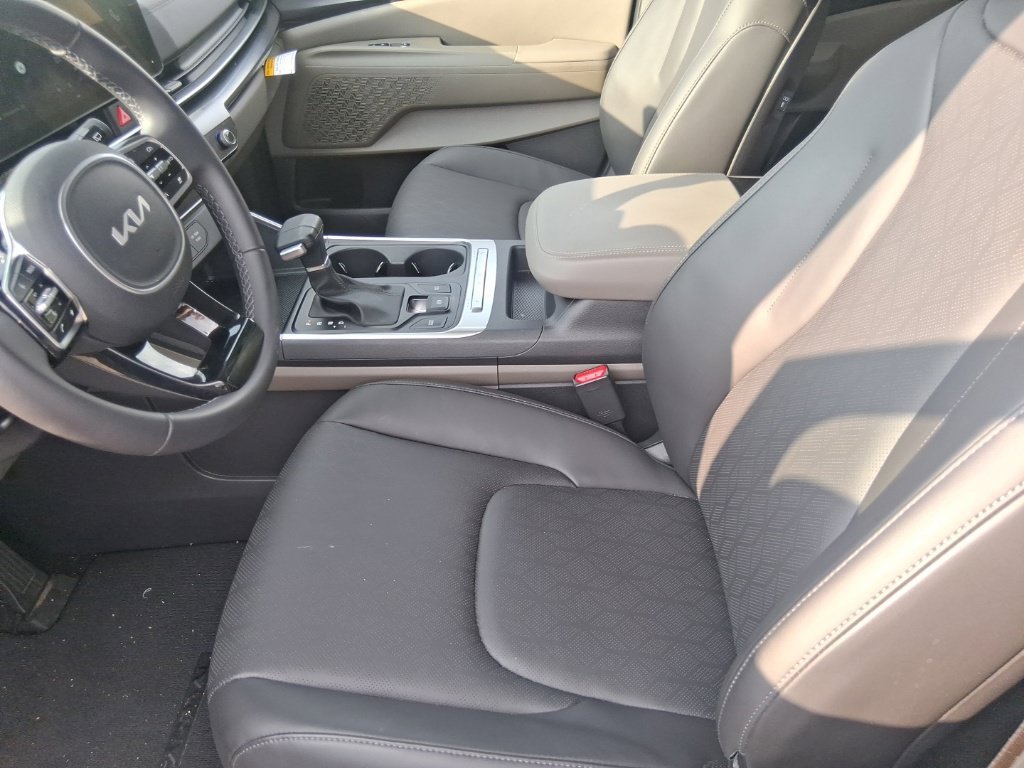 Used 2026 Gray Kia LXS image 16