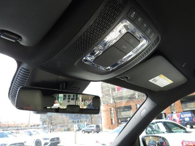 Certified Used 2025 Polar White Mercedes-Benz GLB 250 image 18