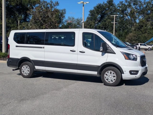 Used 2024 Oxford White Ford XLT image 2