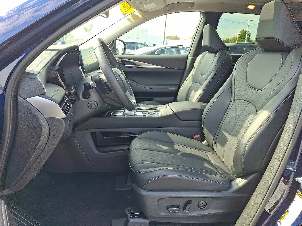 Used 2026 Blue INFINITI LUXE image 16