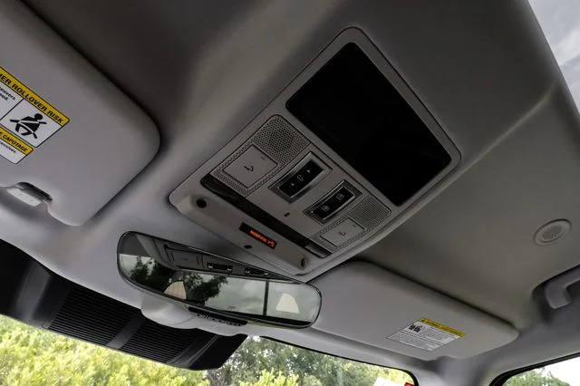 New 2026 Fuji White Land Rover S image 36