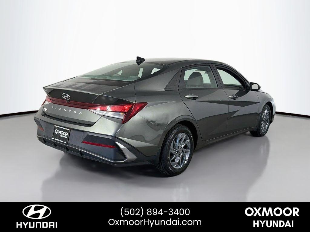 2024 Hyundai Elantra SEL - Photo 7