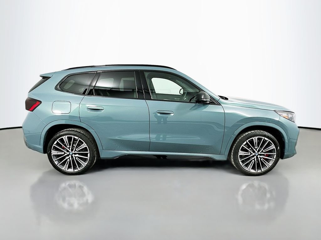 Used 2026 Cape York Green Metallic BMW xDrive28i image 4