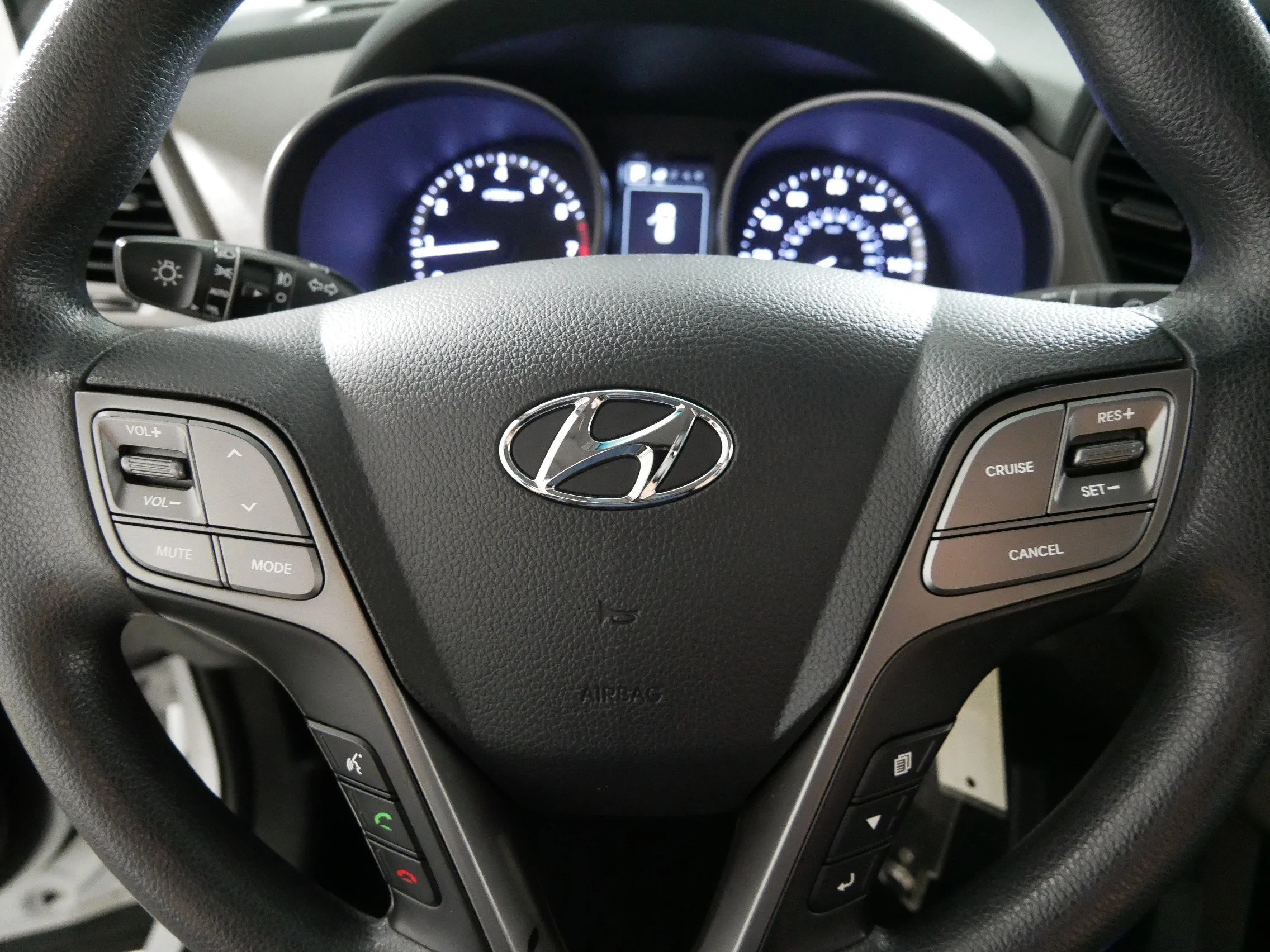 Used 2017 Frost White Pearl Hyundai 2.4L image 25