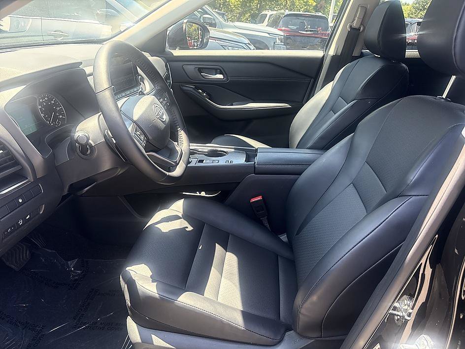Used 2026 Super Black Nissan SV image 15