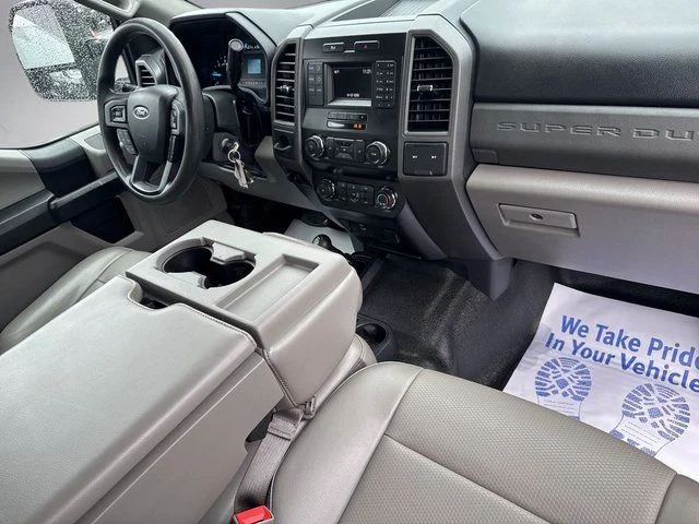 Used 2019 White Ford XL image 10
