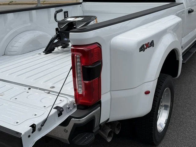 New 2026 Oxford White Ford XL image 16
