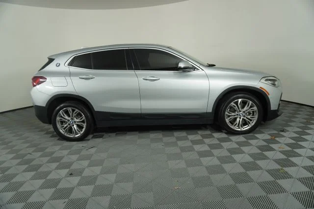 Used 2021 Glacier Silver Metallic BMW sDrive28i image 8