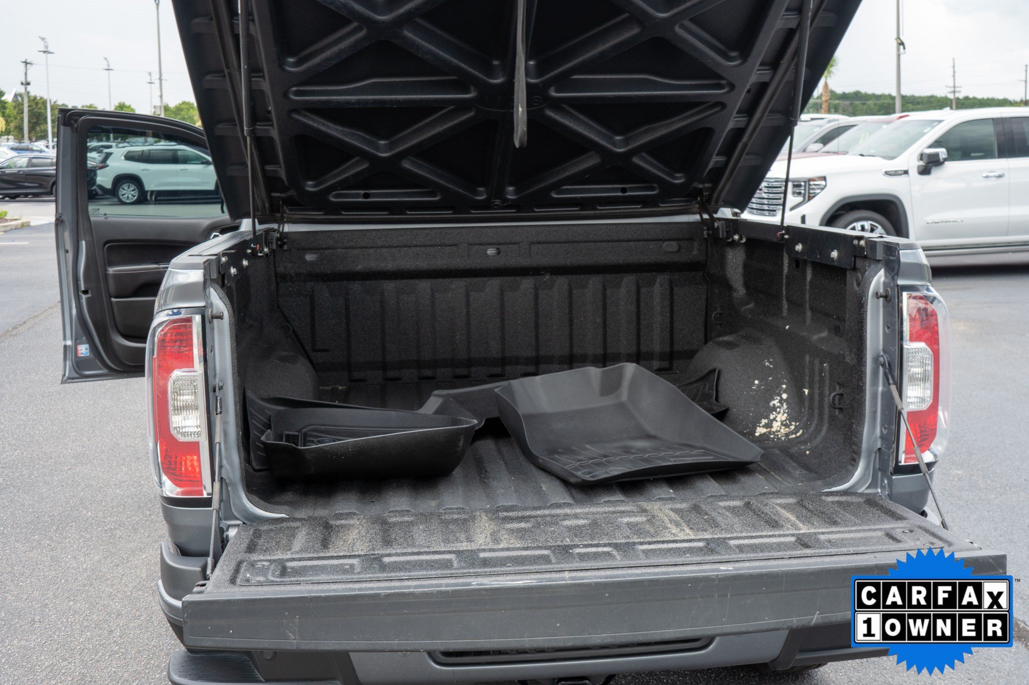 Used 2021 Satin Steel Metallic GMC 4WD AT4 w/Leather image 32