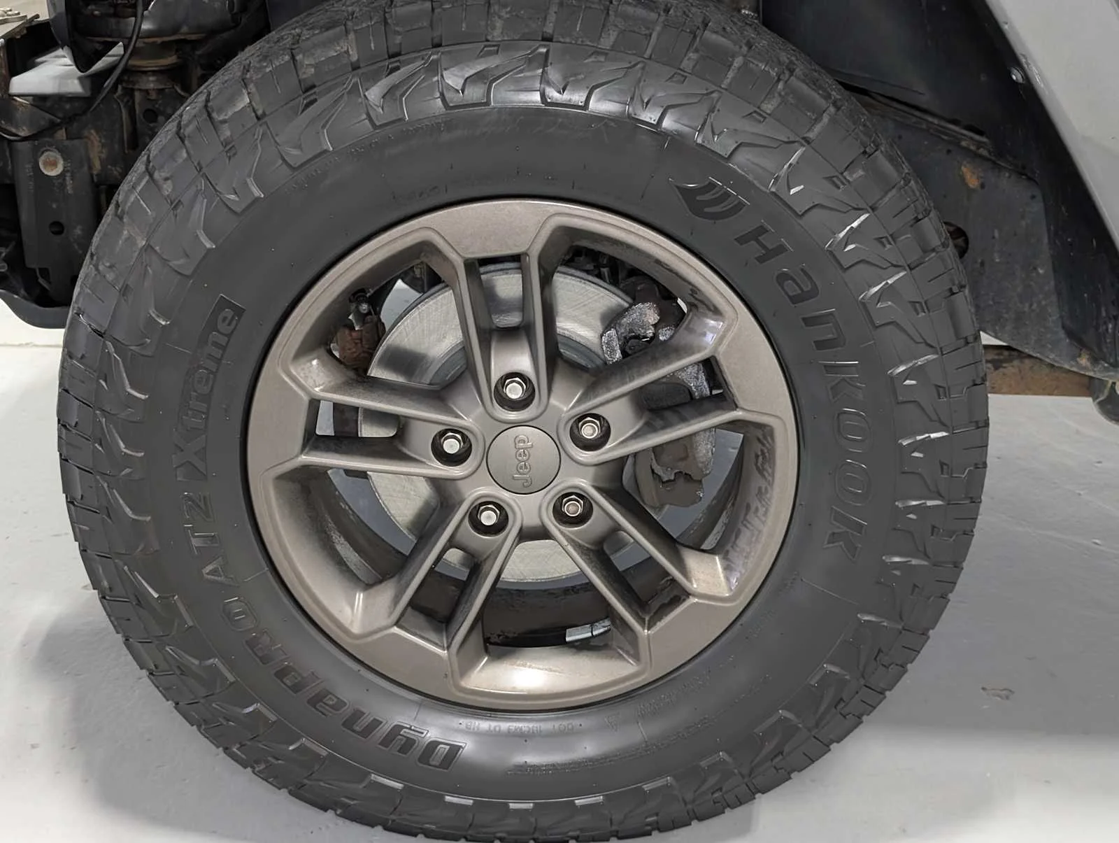 Used 2016 Granite Crystal Metallic Clearcoat Jeep 75th Anniversary image 3
