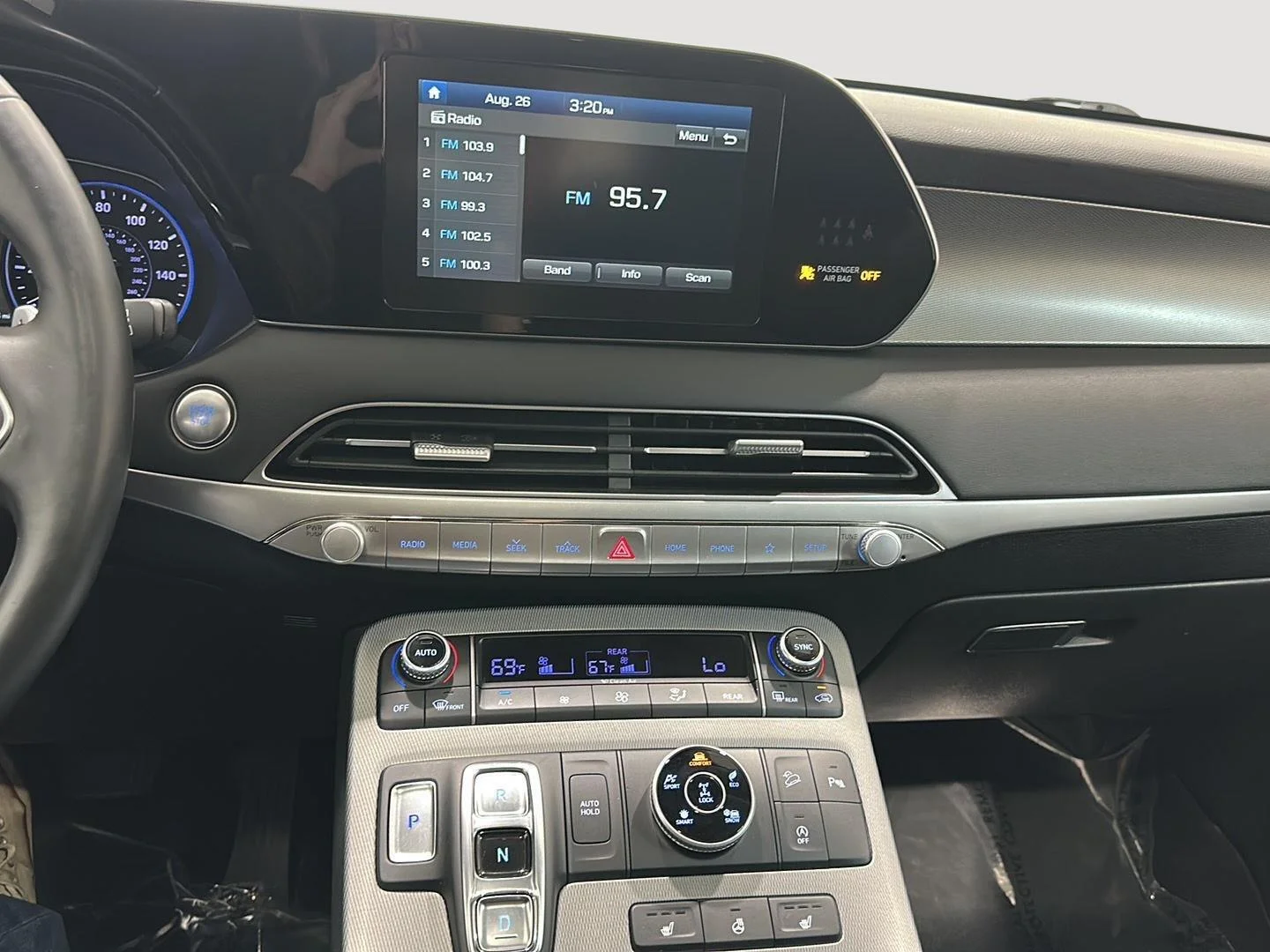Used 2020 White Hyundai SEL image 12