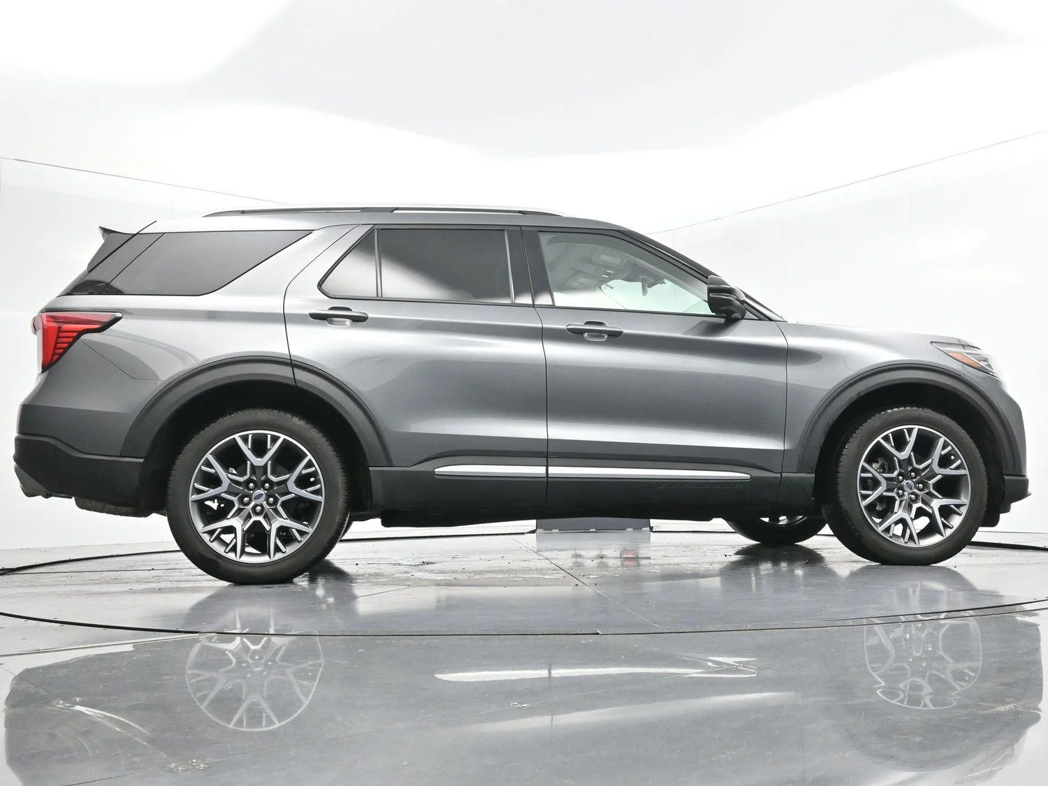 Used 2025 Carbonized Gray Ford Platinum image 52