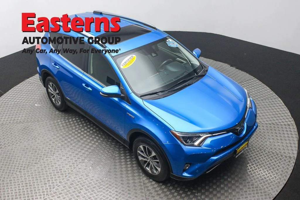 Used 2017 Blue Toyota XLE image 3