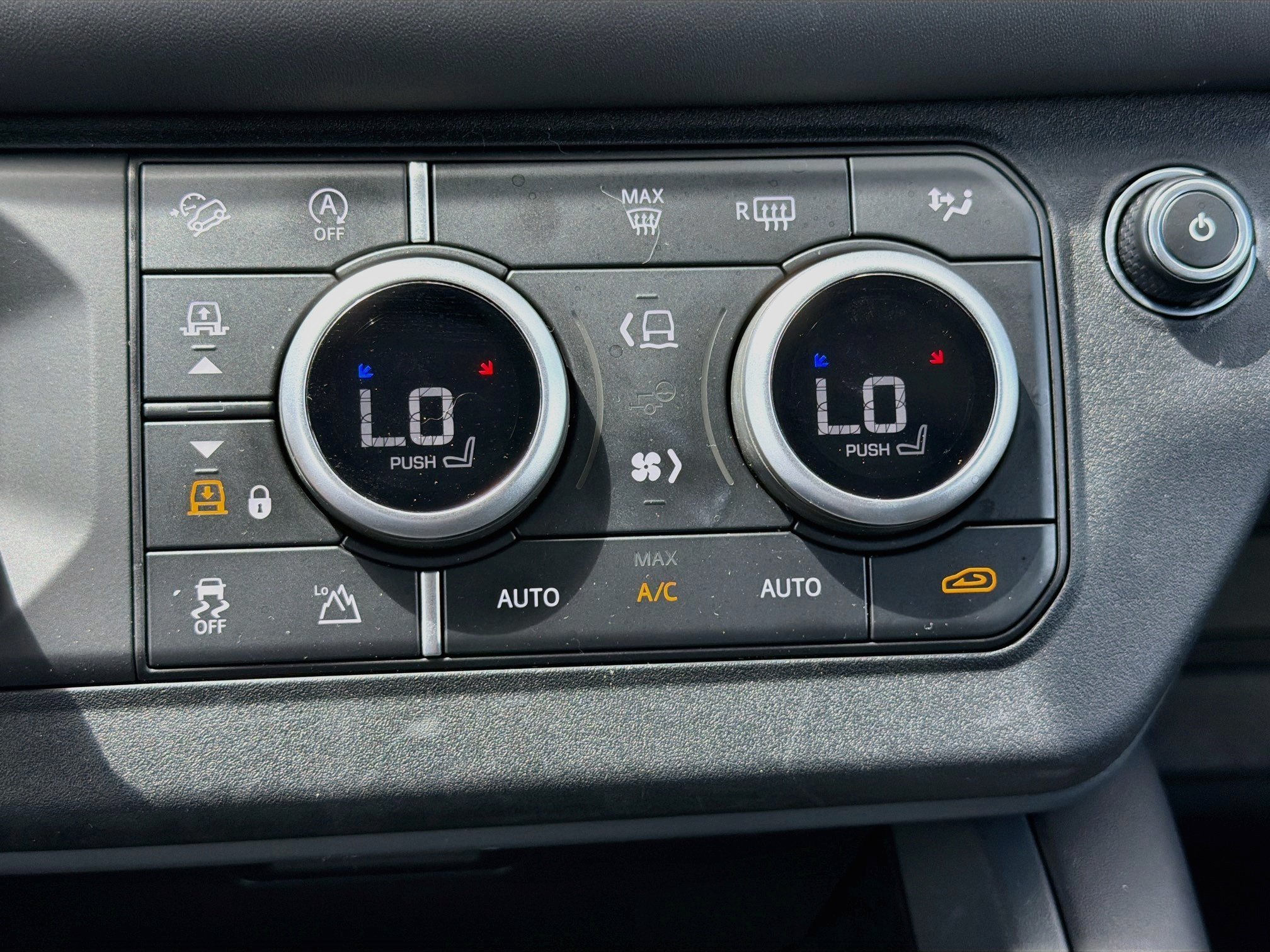 Used 2025 Carpathian Grey Premium Metallic Land Rover S image 33