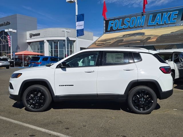 New 2026 Bright White Clearcoat Jeep Latitude image 8