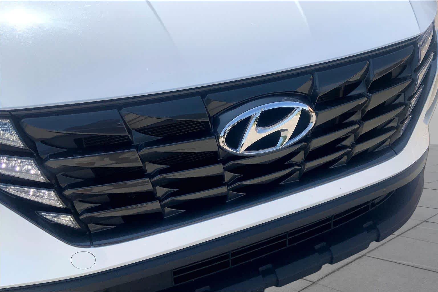 Used 2023 Serenity White Pearl Hyundai XRT image 28