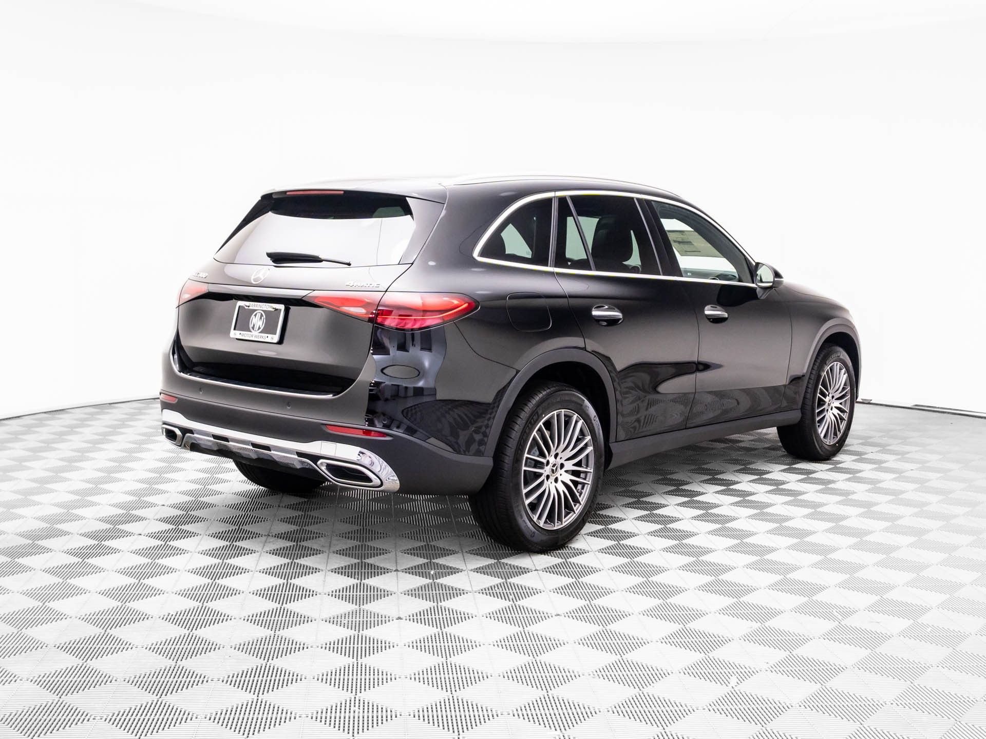 New 2026 Black Mercedes-Benz GLC 300 image 5