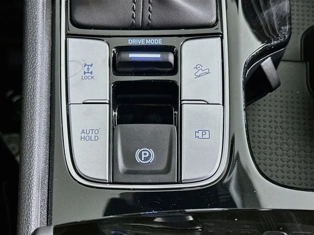 New 2027 Black Hyundai SE image 19