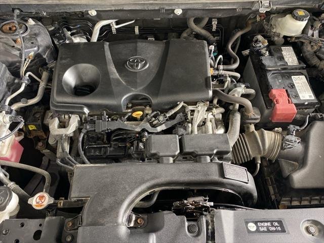 2020 Toyota RAV4 XLE - Photo 11