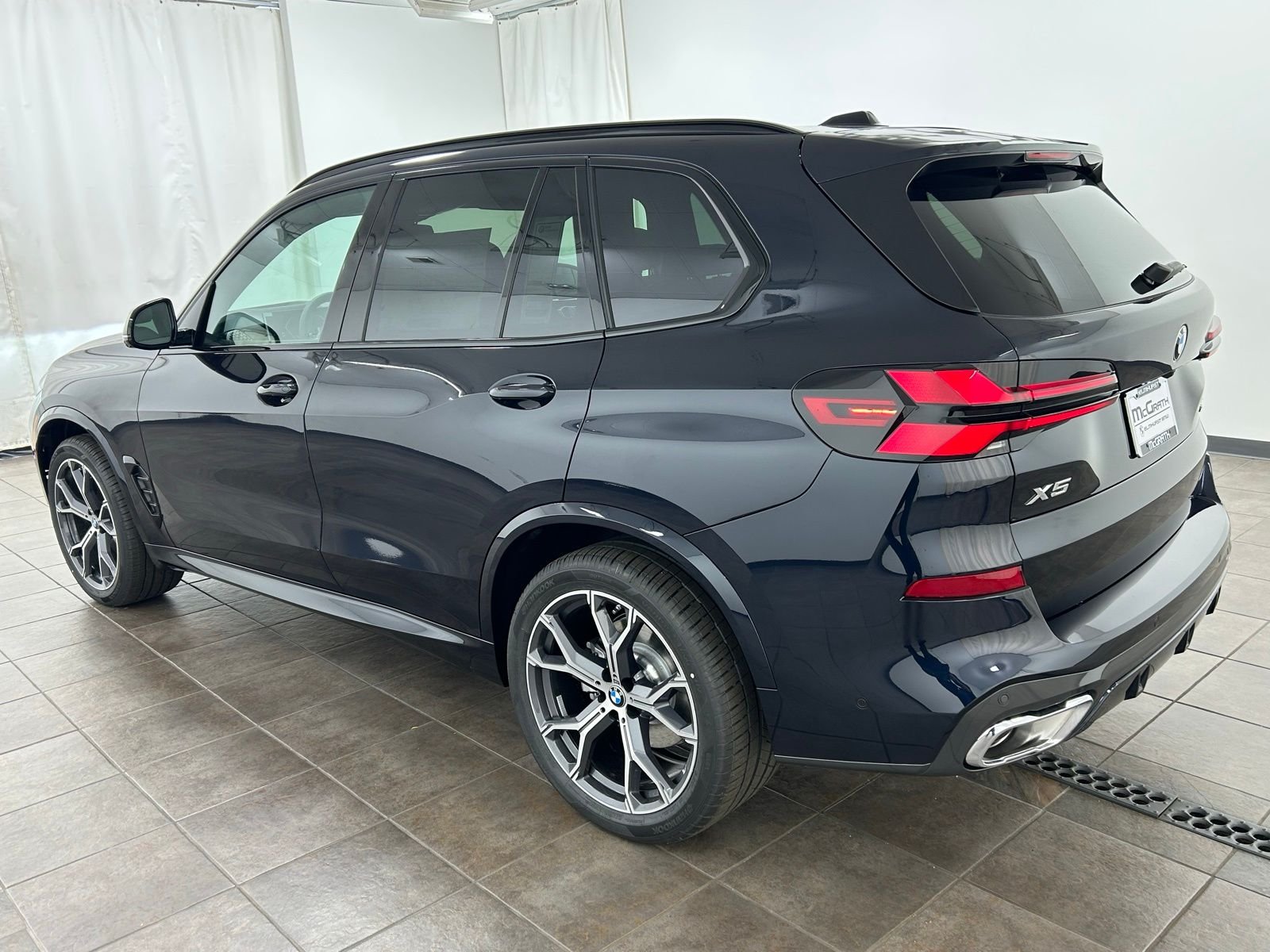 New 2026 Carbon Black Metallic BMW xDrive40i image 3