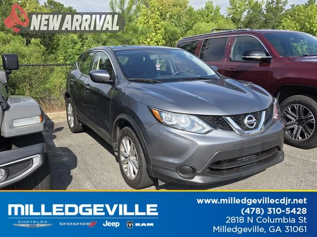 Used 2018 Gray Nissan S image 1