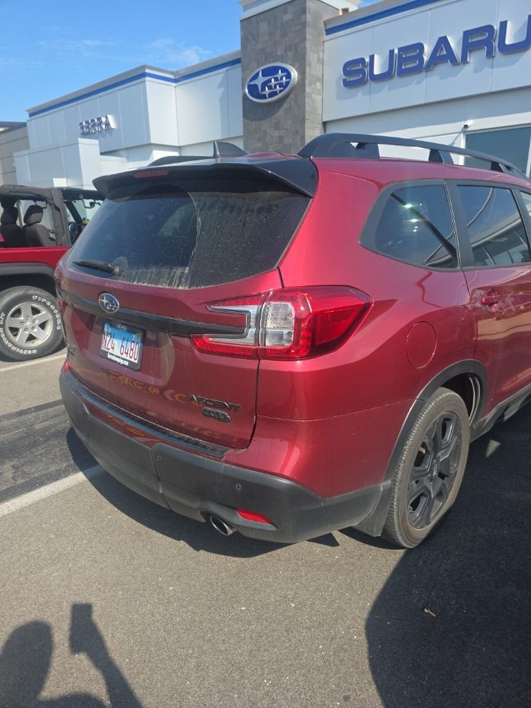 Used 2025 Crimson Red Pearl Subaru Onyx Edition image 10