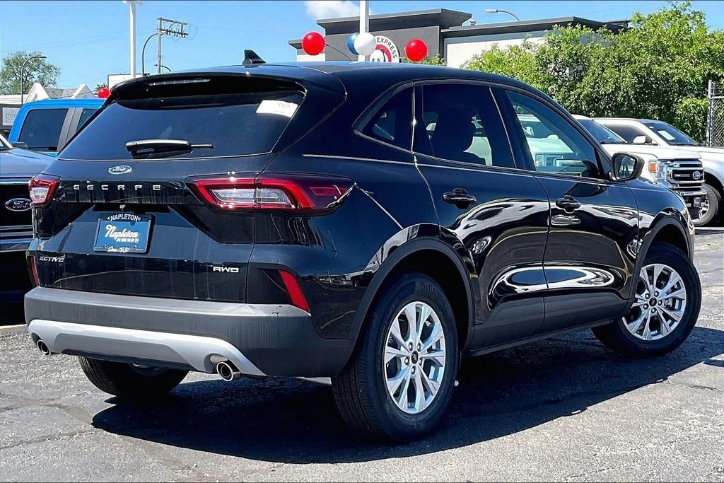 Used 2024 Black Metallic Ford Active image 12