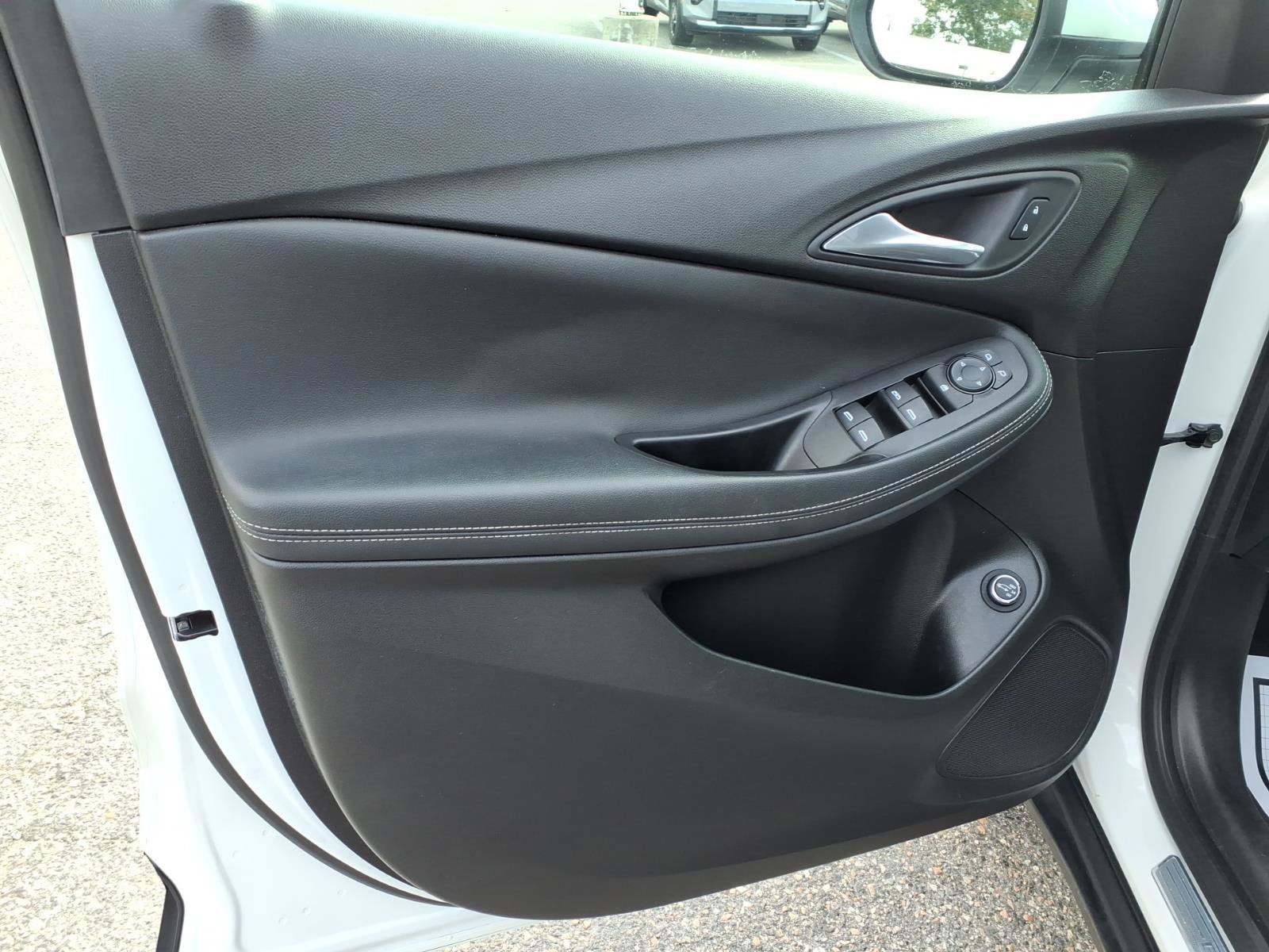 Used 2021 White Frost Tricoat Buick Select image 16