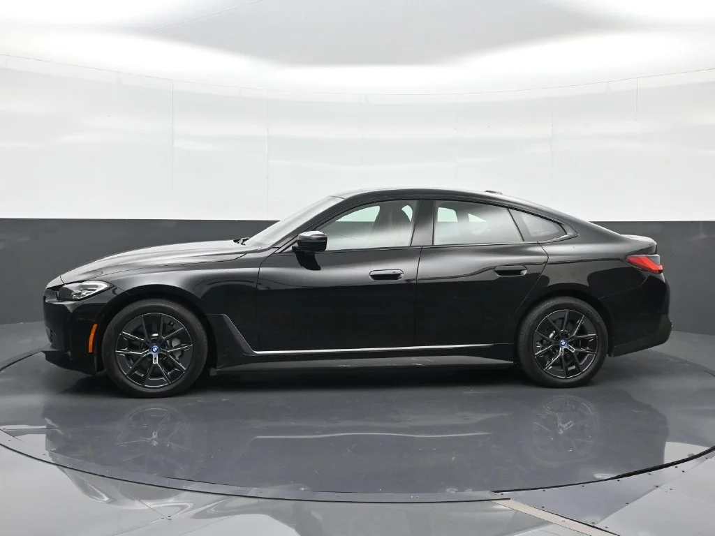 Used 2023 Black BMW eDrive35 image 3