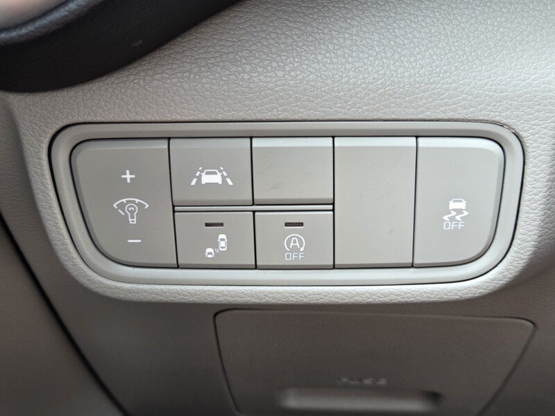 Certified Used 2020 Snow White Pearl KIA S IVT image 27