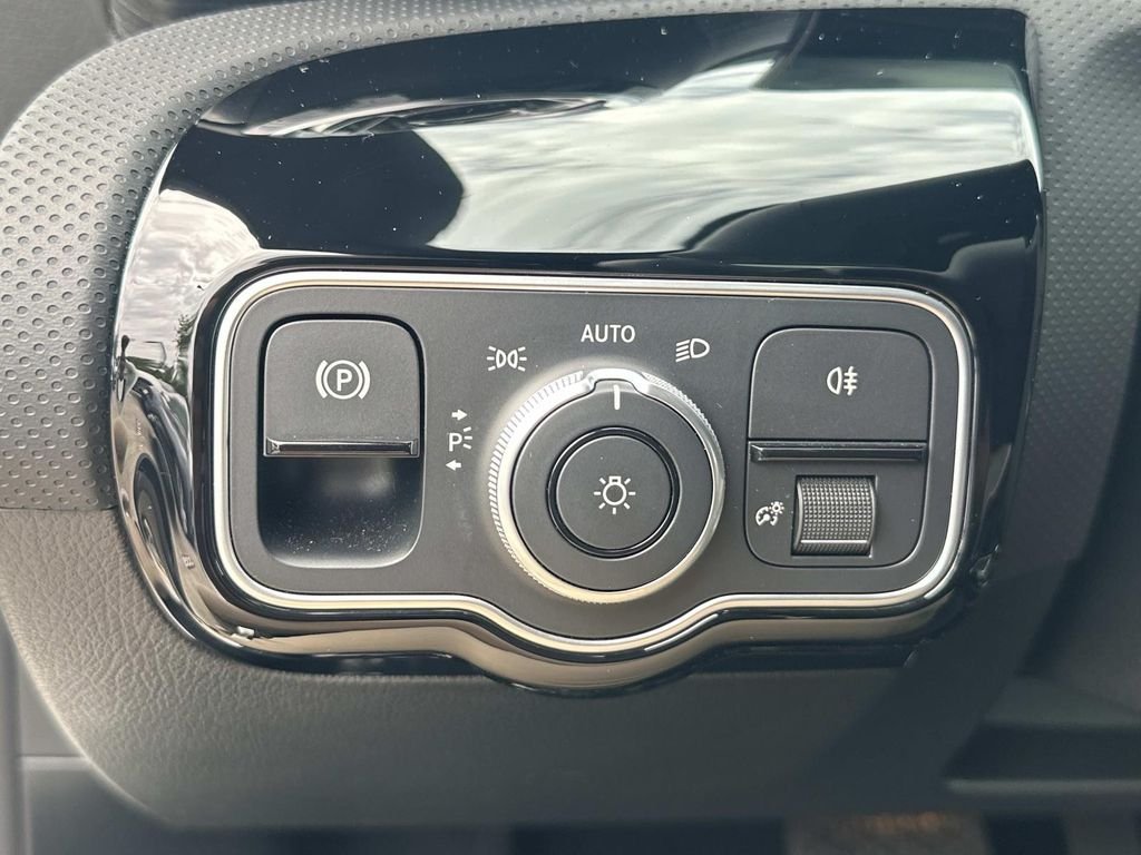 Certified Used 2026 Polar White Mercedes-Benz CLA 250 image 29