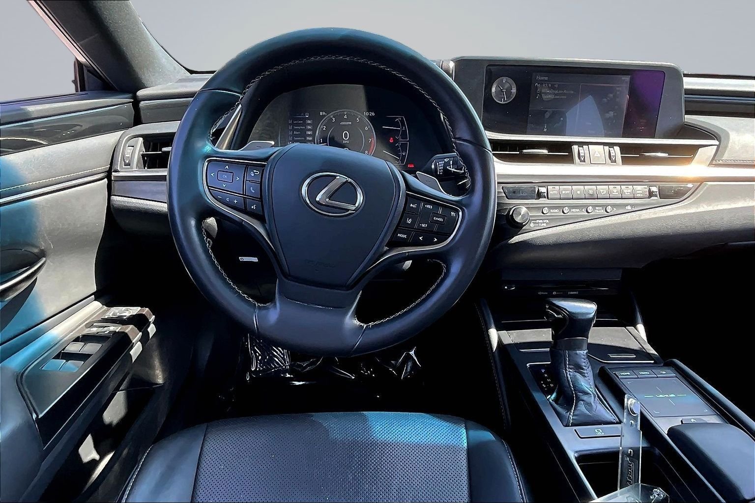 Used 2019 White Lexus 350 image 9