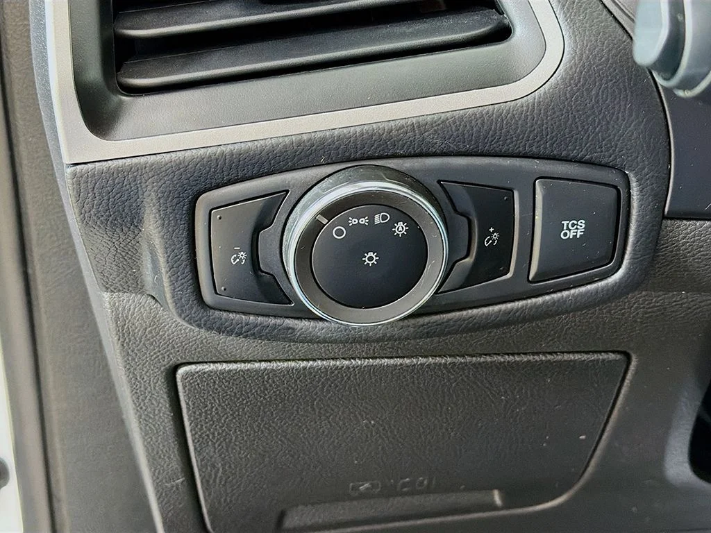 Used 2023 Oxford White Ford SEL image 29