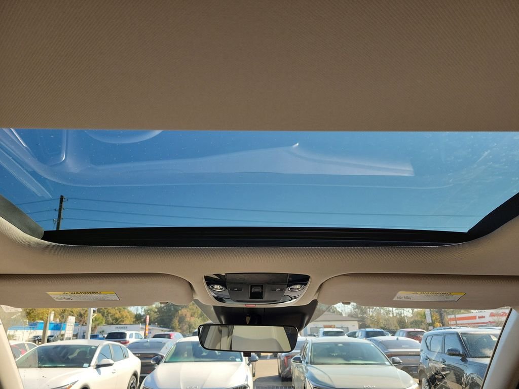 New 2026 White Kia S image 19