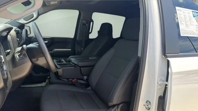 Used 2025 White Chevrolet Custom image 15