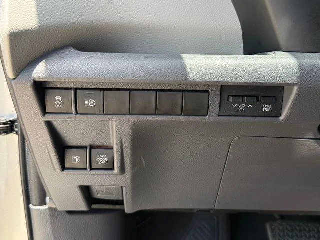 Certified Used 2022 Silver Toyota XLE image 50