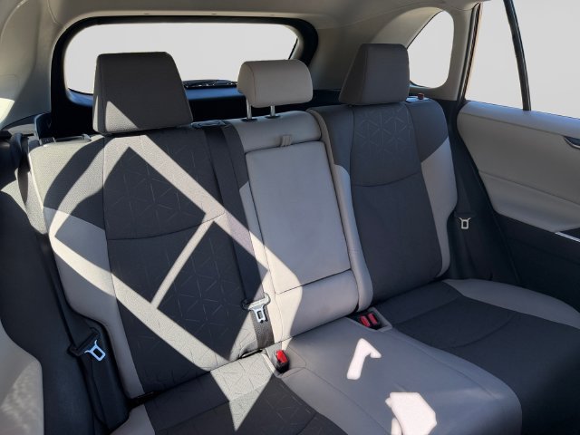 Certified Used 2025 Pearl Toyota XLE image 18