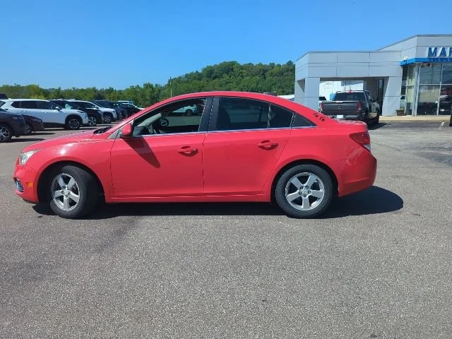 Used 2015 RED HOT Chevrolet LT image 16