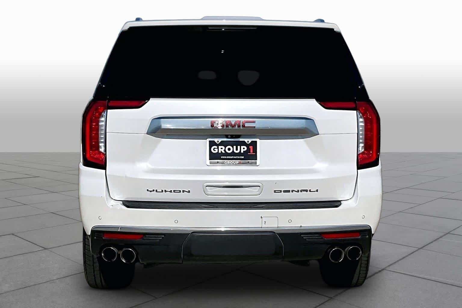 Used 2021 White Frost Tricoat GMC Denali image 4