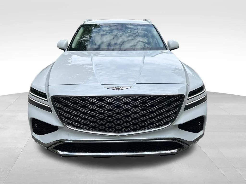 Used 2025 White Genesis 2.5T image 9