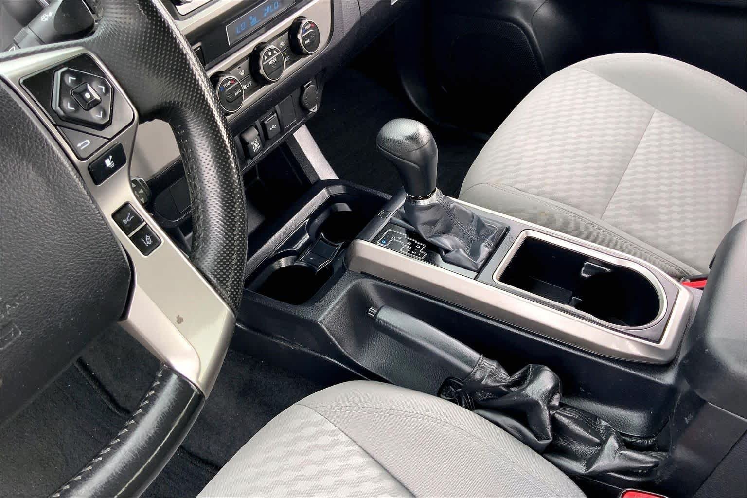 Used 2021 Super White Toyota SR5 image 16