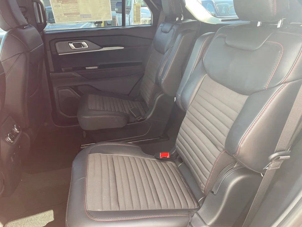 New 2027 CARBONIZED GRAY Ford ST-Line image 28