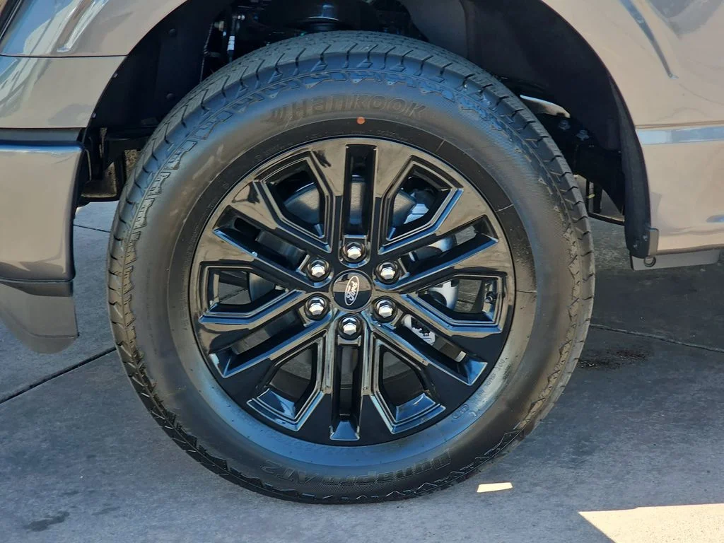New 2026 Carbonized Gray Metallic Ford Lariat® image 36