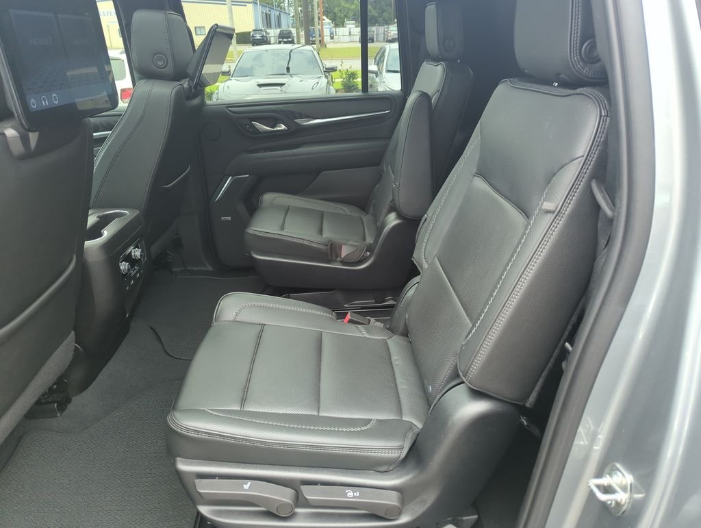 Used 2023 Silver GMC Denali image 28
