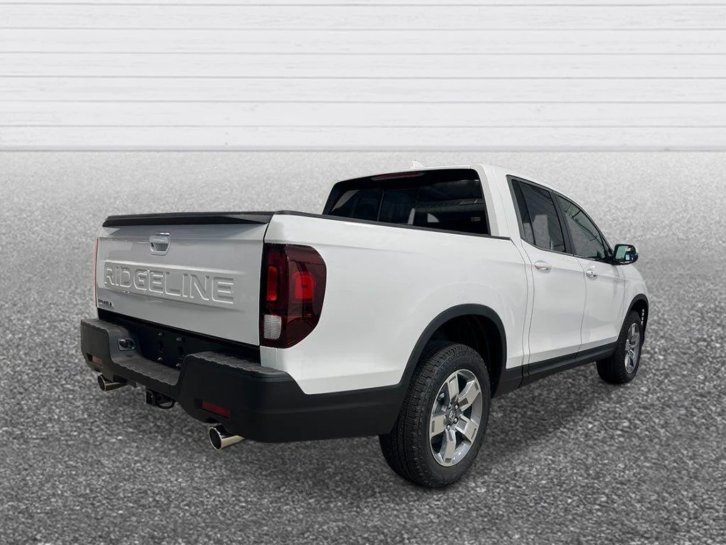 New 2026 Platinum White Pearl Honda RTL image 6
