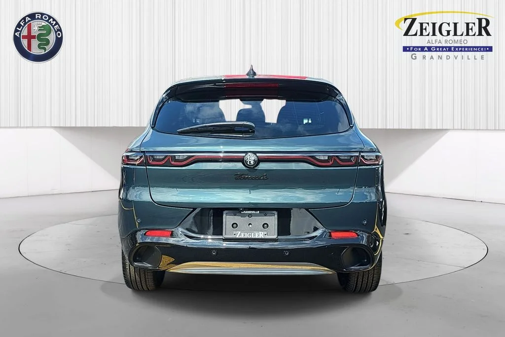 New 2026 Verde Monza (Green) Exterior Paint Alfa Romeo Sport Speciale image 6